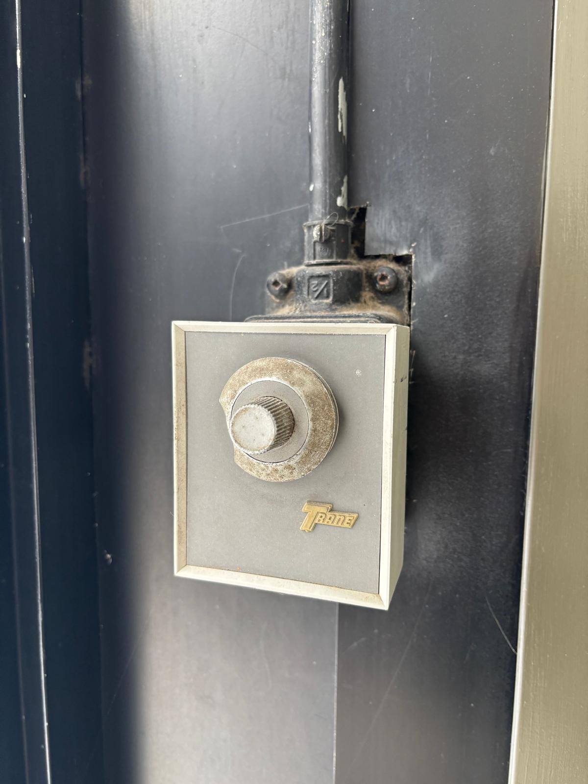 Object 5, heater knob